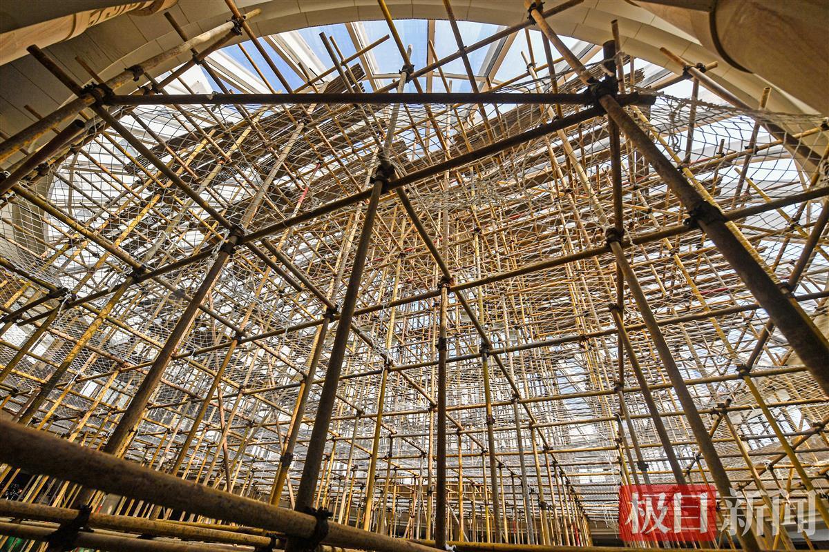 24米高空作業(yè)忙，武漢圖書館錐形玻璃頂即將煥新